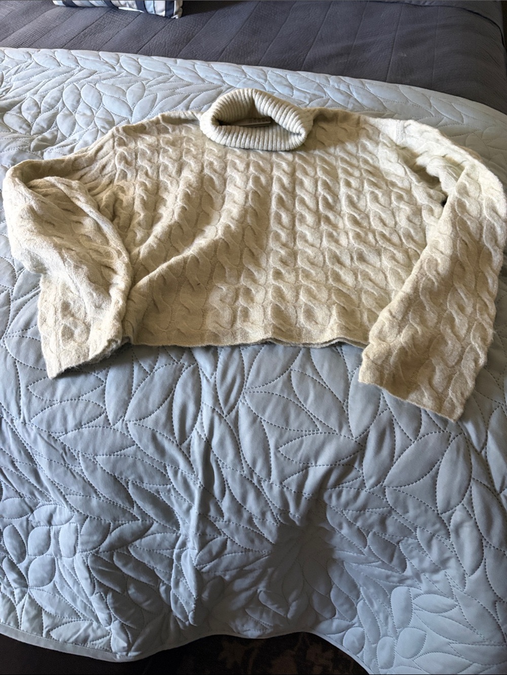 H&M green Cable Turtleneck Sweater